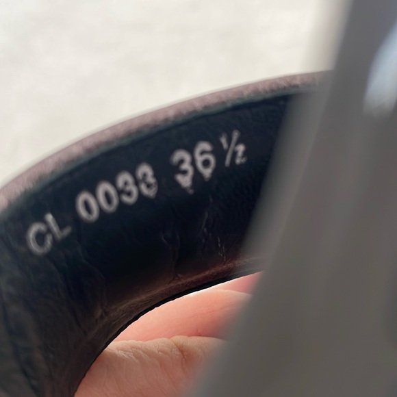 CHRISIAN DIOR HEELS, 6 1/2 - Picture 5 of 10